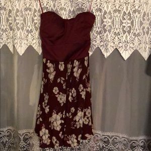 Strapless Maroon floral dress👗